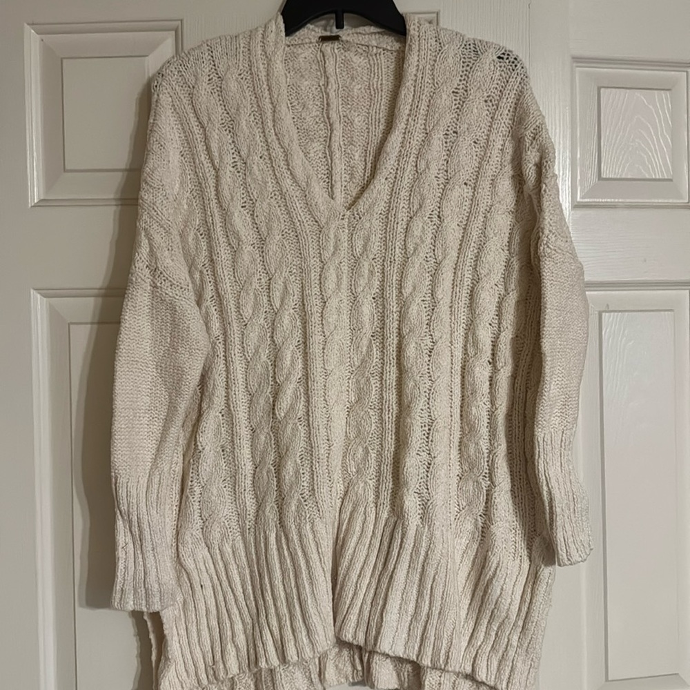 New without tags Free People cable sweater. Size medium